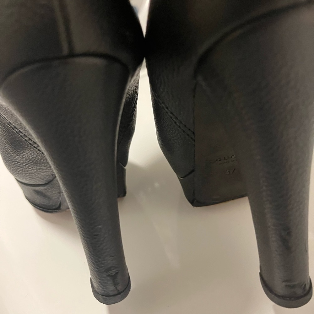 GUCCI Tall Black Leather Boots with Leather braid and tassels. Size 37 - Picture 10 of 12